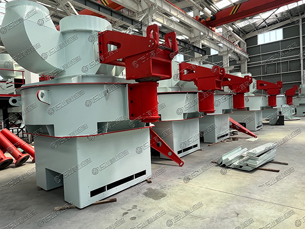 制砂選粉一體機(jī)：適合多種物料破碎，粒形圓潤(rùn)，針片狀少