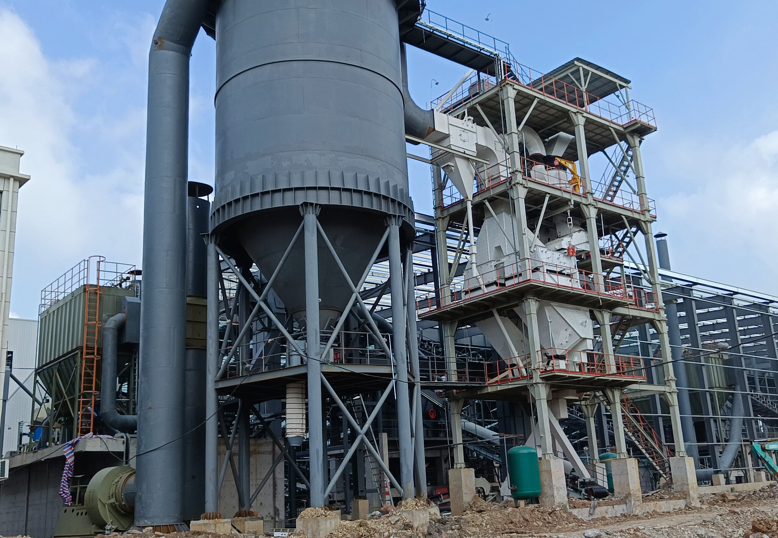 制砂樓技術(shù)優(yōu)勢(shì)大揭秘：從環(huán)保到智能，重塑砂石生產(chǎn)新生態(tài)